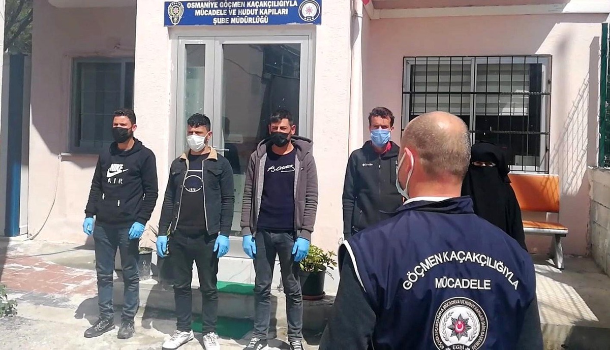 Osmaniye\'de göçmen kaçakçısı suçüstü yakalandı