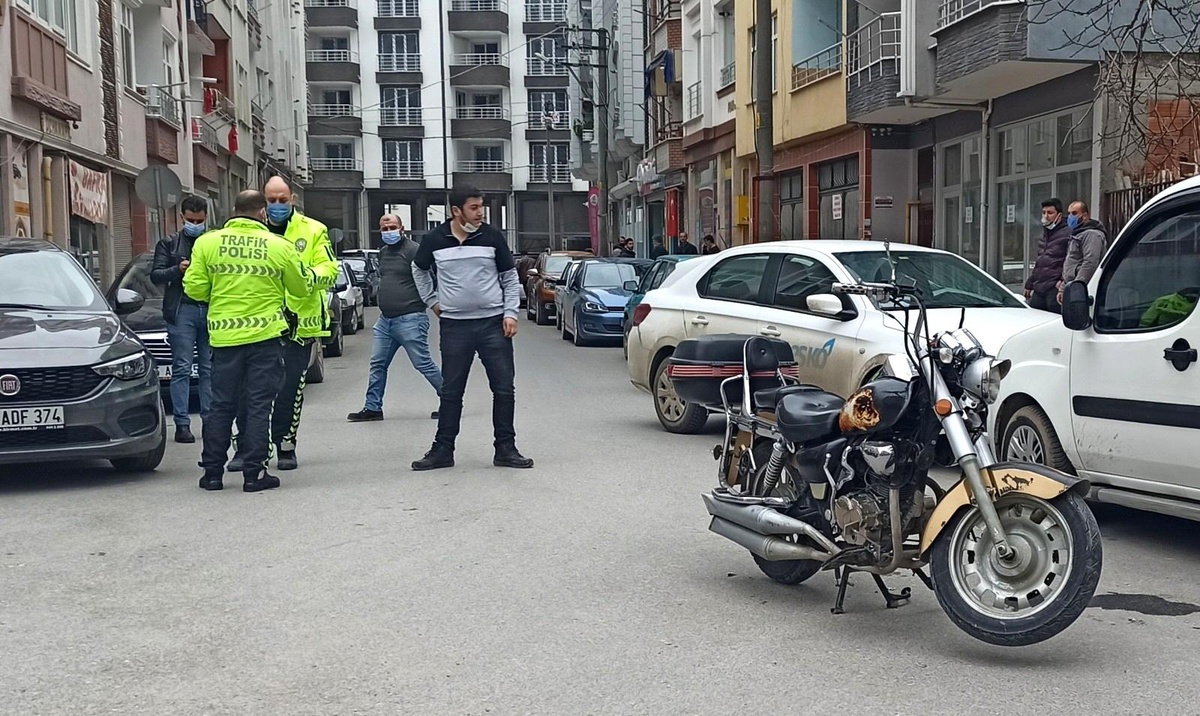 Otomobil ile motosiklet çarpıştı: 1 yaralı