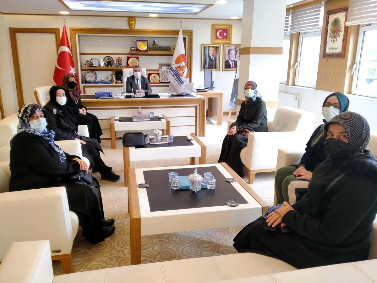 Özdemir: "Böylesi onurlu bir mesleğin mensubu olmaktan her zaman gurur duydum"