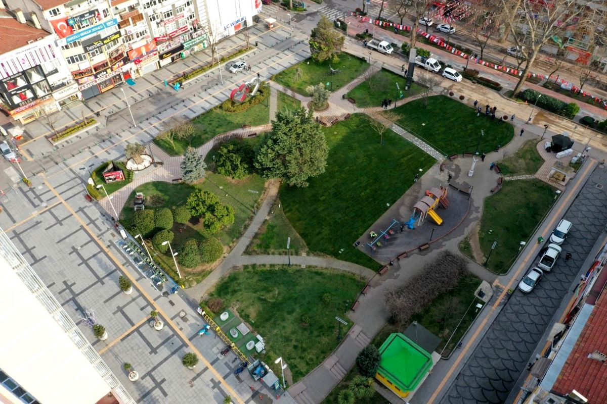 Tehlikeli olduğu için yıkılan Tekel duvarı alanı yeşillendirildi
