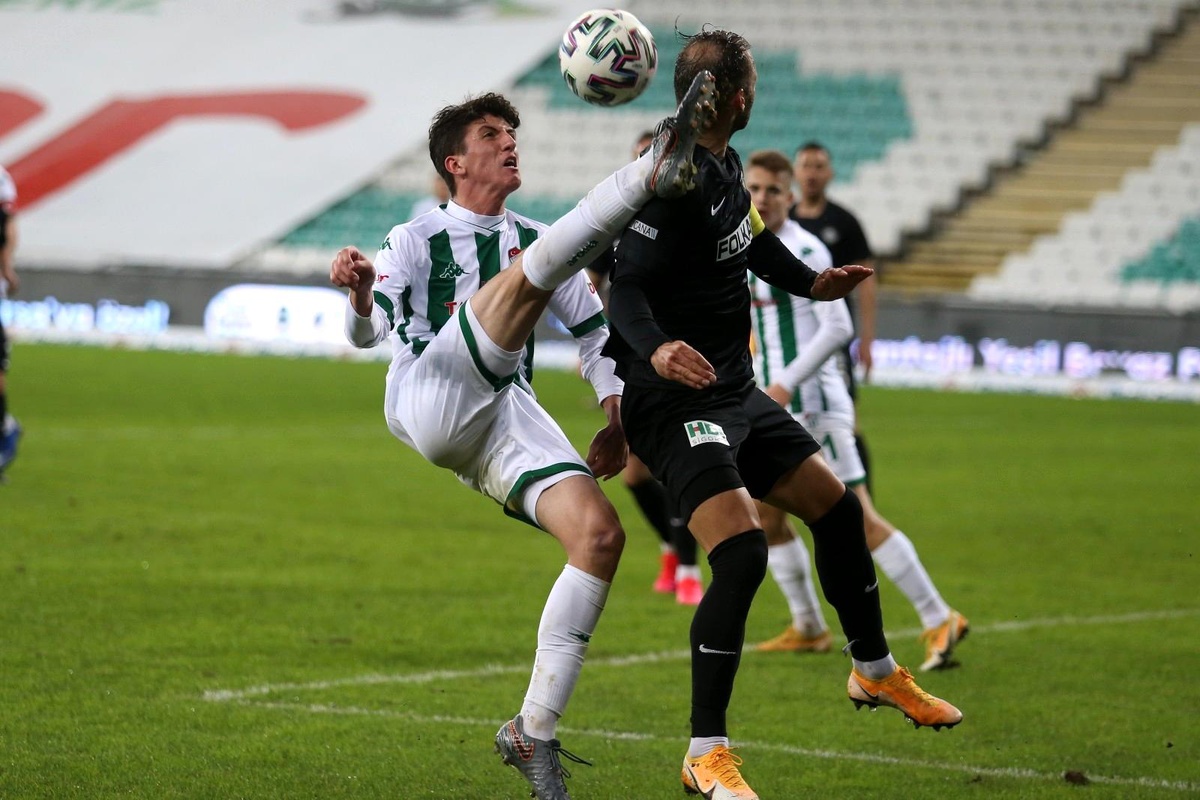 TFF 1. Lig: Bursaspor: 0 Altay: 1 (İlk yarı sonucu)
