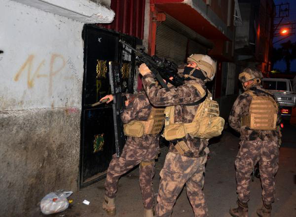 ADANA MERKEZLİ 4 İLDE UYUŞTURUCU OPERASYONU: 25 GÖZALTI KARARI