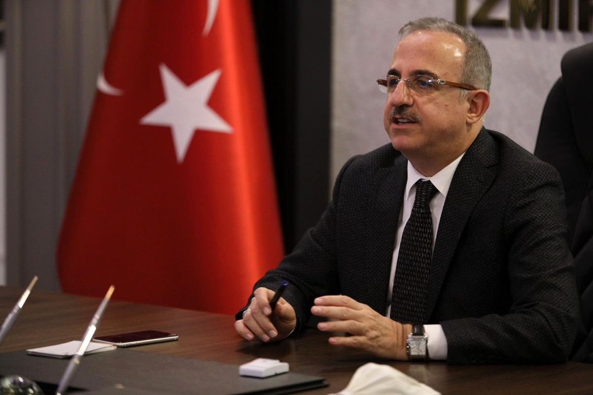 AK Parti\'li Sürekli, İzmir\'de akciğer hastalığı nedeniyle hayatını kaybeden kadının ailesini ziyaret etti