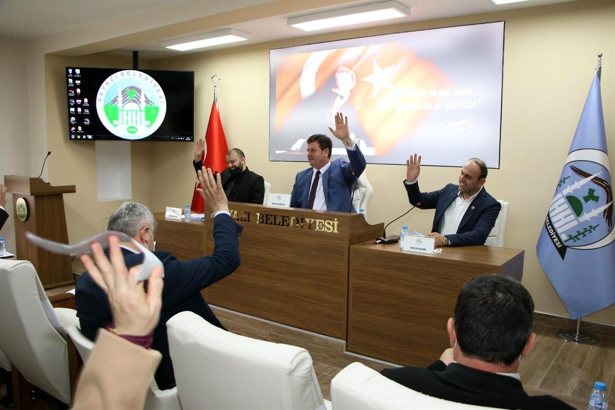 Akyazı Belediyesinde 10 gündem maddesi karar bağlandı