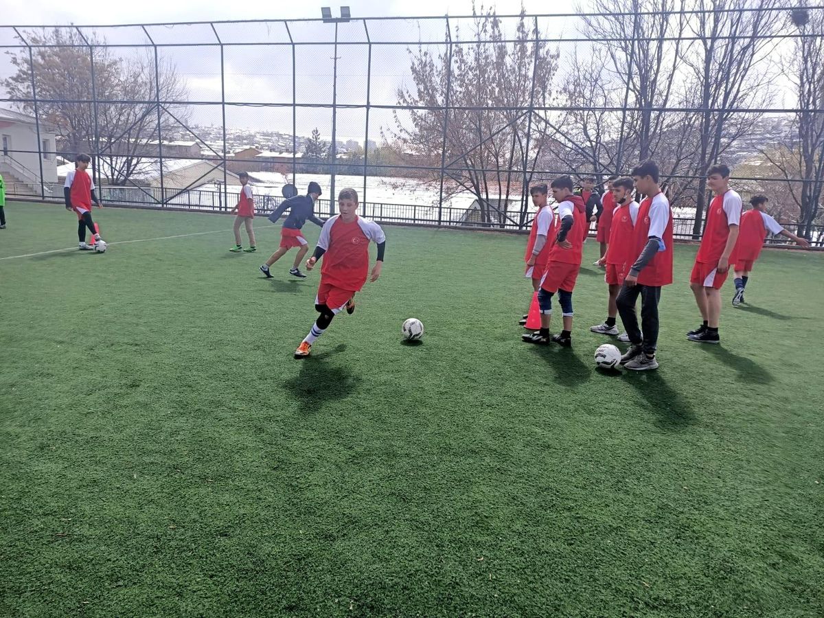 Altındağ\'da sokaktan spora