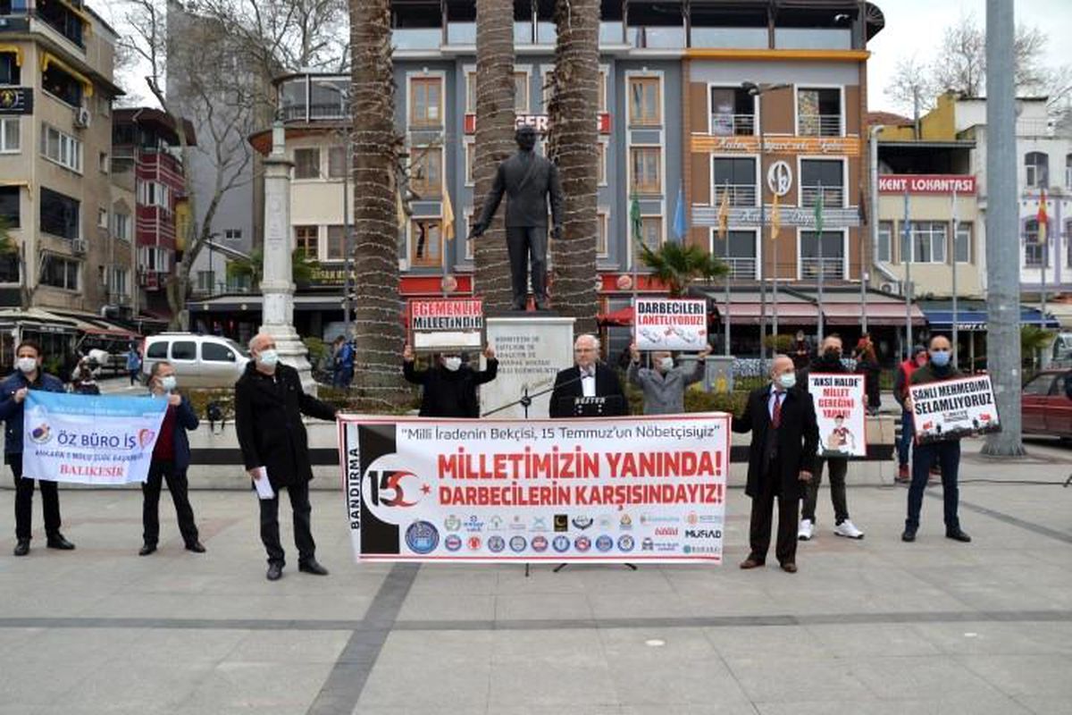 Bandırma\'da STK\'lardan 104 emekli amiralin bildirisine tepki