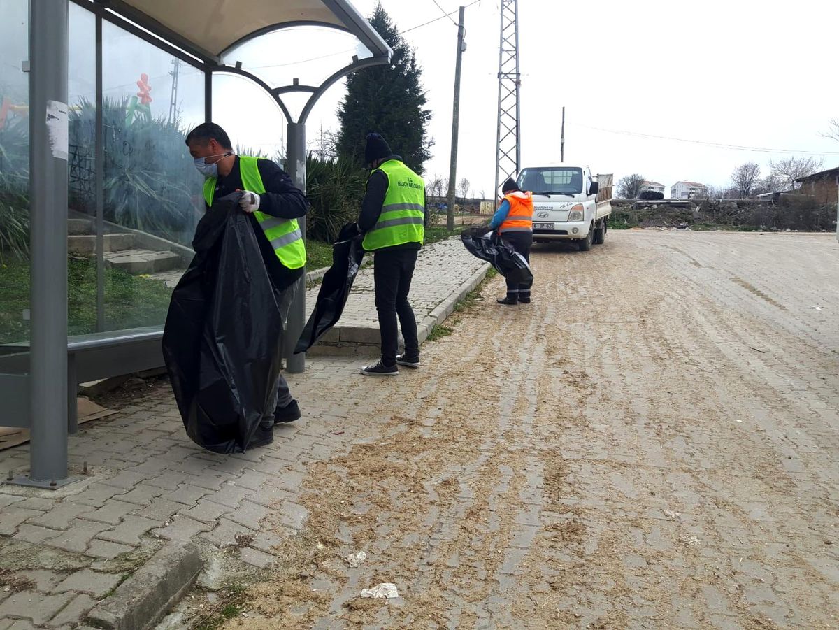 Belediye ekipleri çalışmalarını aralıksız sürdürüyor