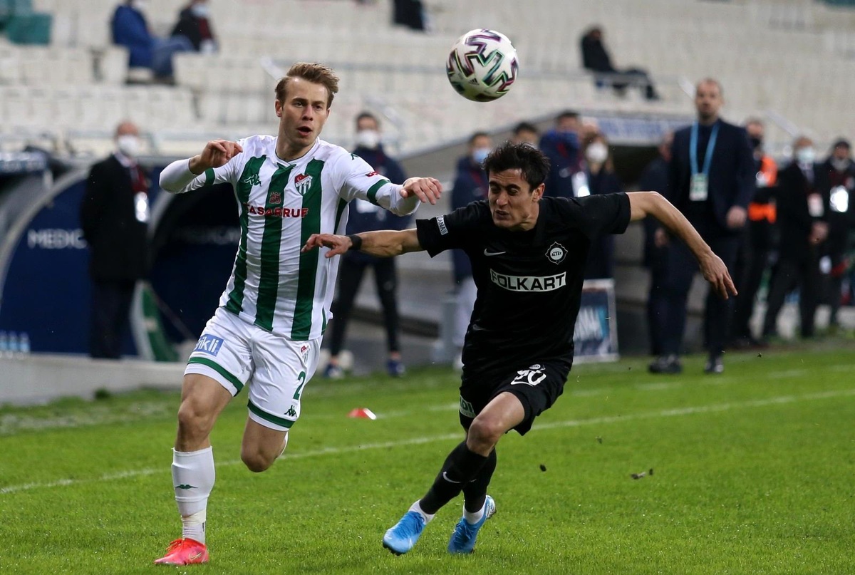 Bursaspor\'da İsmail Çokçalış sakatlandı Ümraniyespor maçında oynamasının zor olduğu öğrenildi