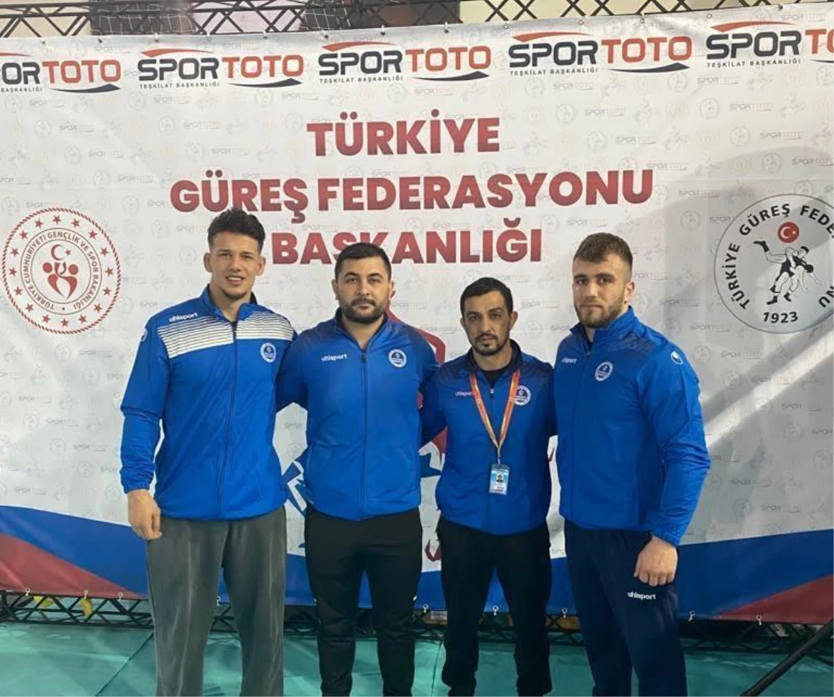 Büyükşehir Kağıtspor\'un güreşçileri milli takım yolunda