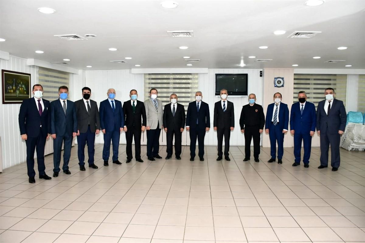 Emekliliğe ayrılan vali yardımcısına veda programı