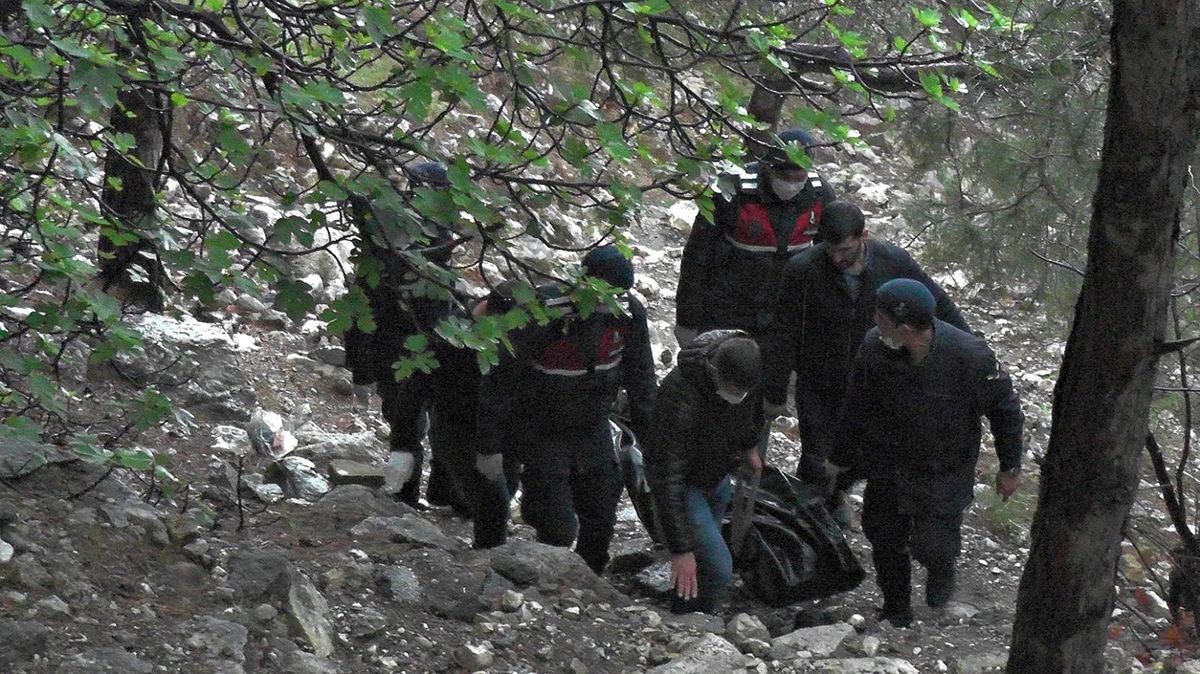 En son ağabeyine mesaj atan genç ölü bulundu