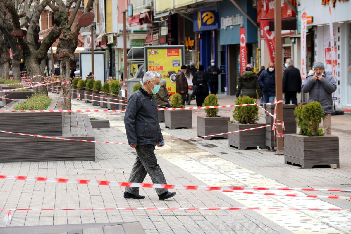 Eskişehir\'de yoğunluk oluşturan parklar kapatıldı