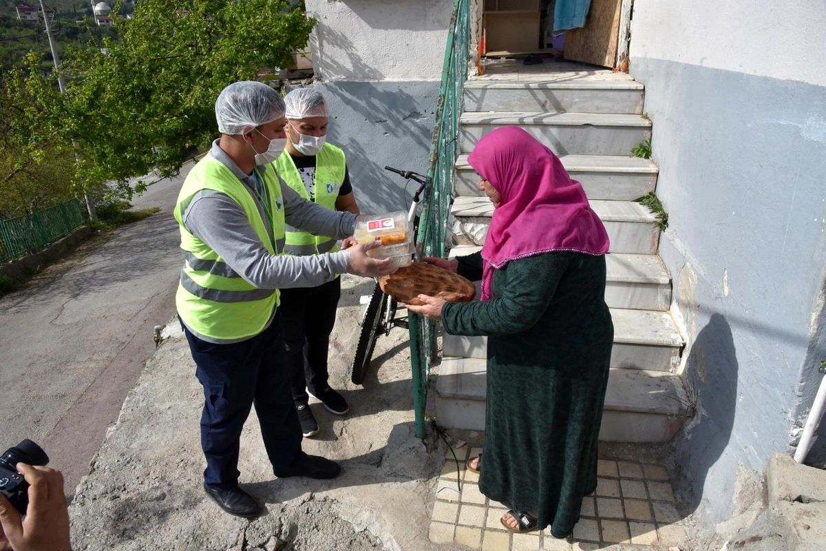 İzmit Belediyesi\'den Ramazan yardımı