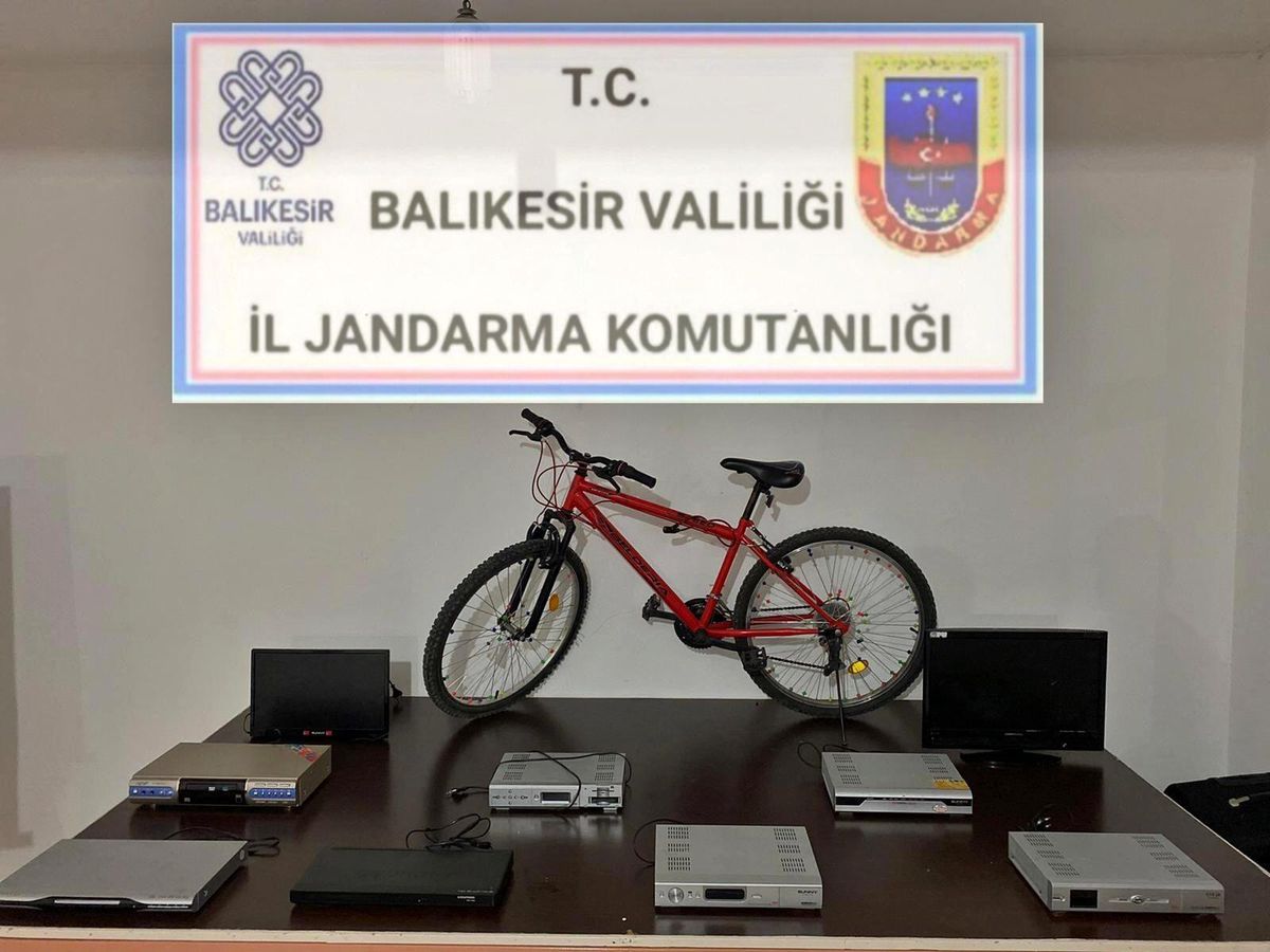 Son dakika haber | Jandarma\'da balkonda saklanan hırsızlara suçüstü