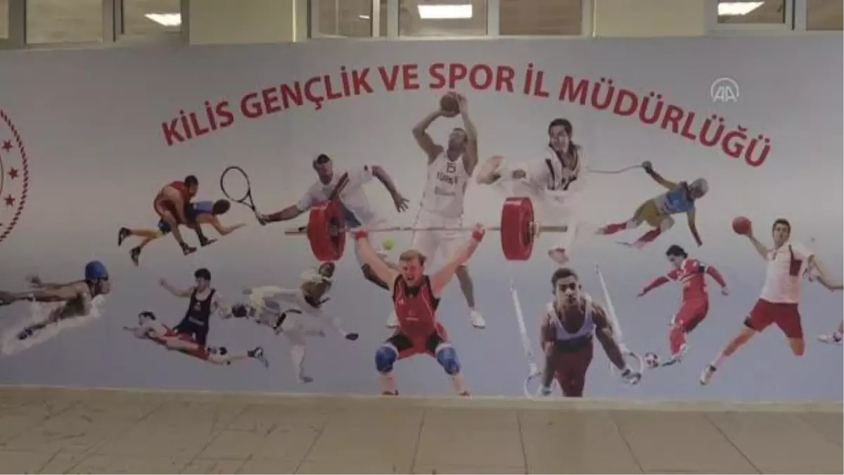 Kilisli gençlerin bilek güreşindeki başarısı, kentte bu spora ilgiyi artırdı