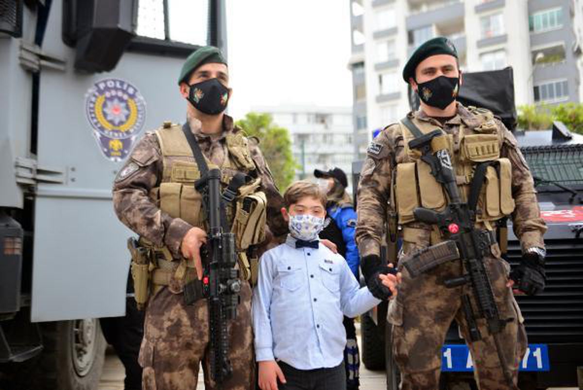 Son dakika haberleri... Polisin operasyon araçları bu kez engelli çocuklar için çalıştı