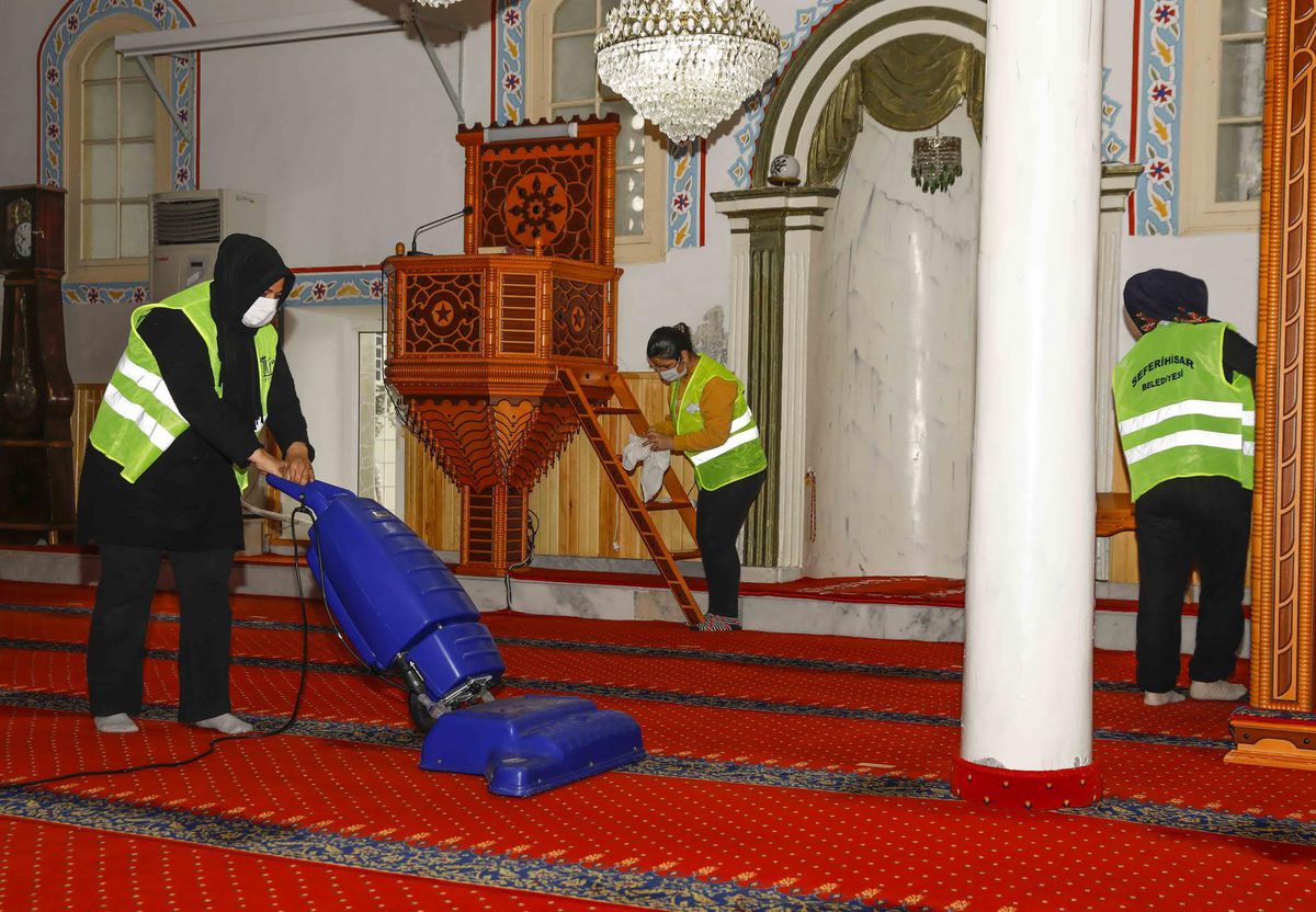 Ramazan Ayı öncesi camiler temizleniyor