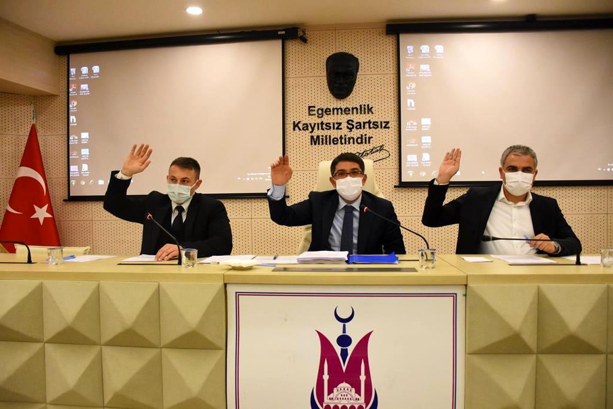 Şehzadeler\'den pandemide esnafa büyük destek