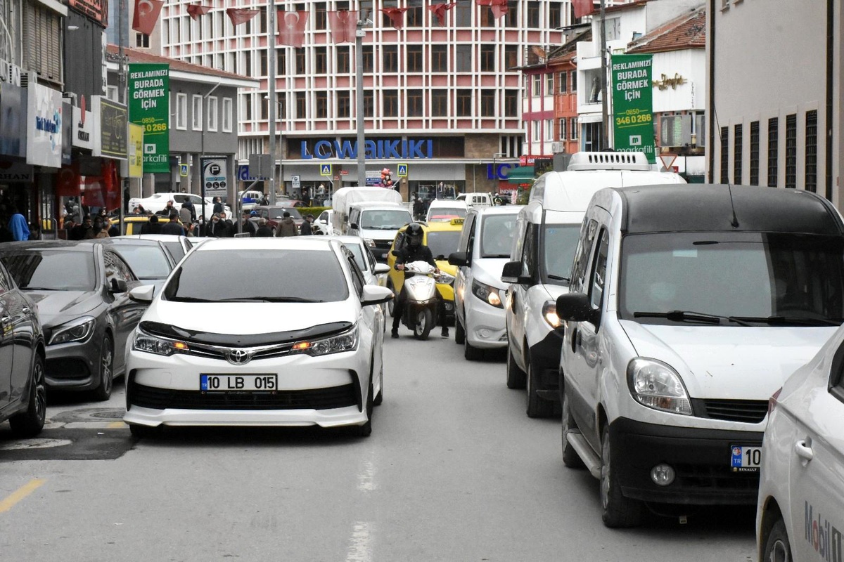 Trafiğin en büyük sorunu: hatalı parklar