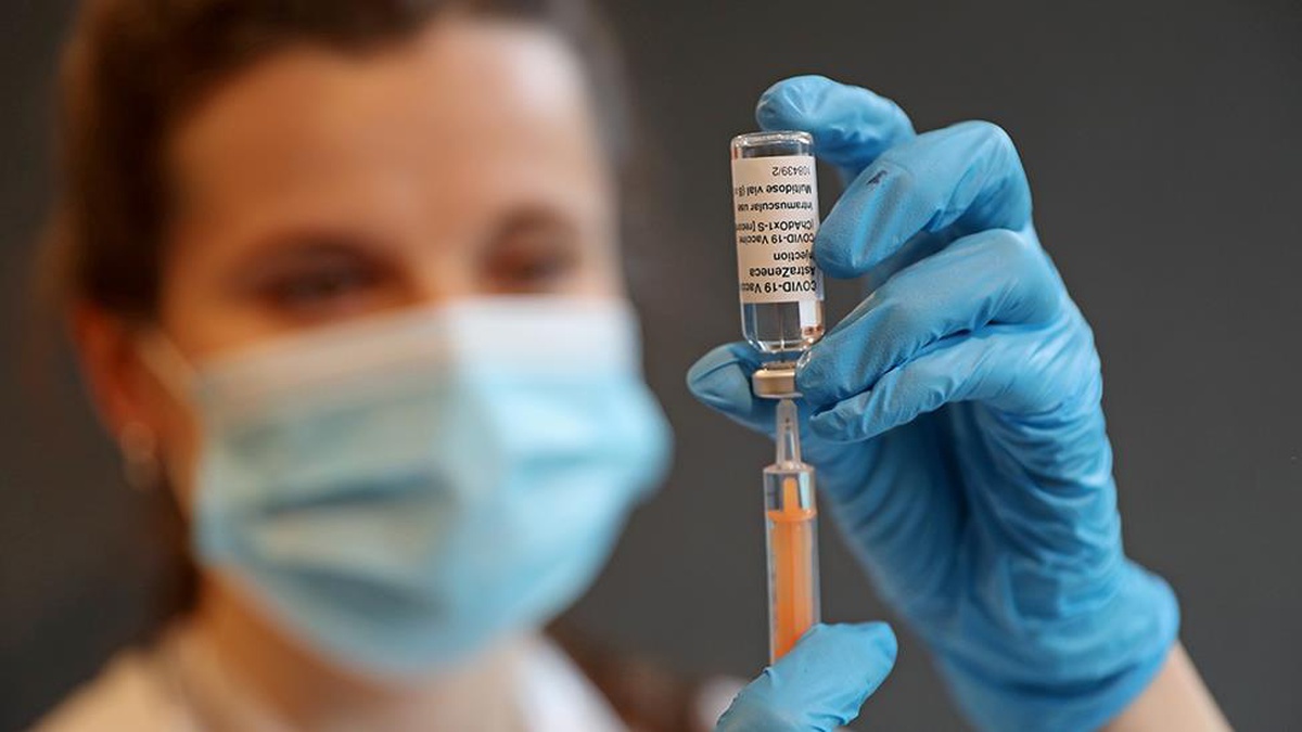 İngiltere\'de 30 yaşın altındakilere AstraZeneca aşısı yapılmayacak