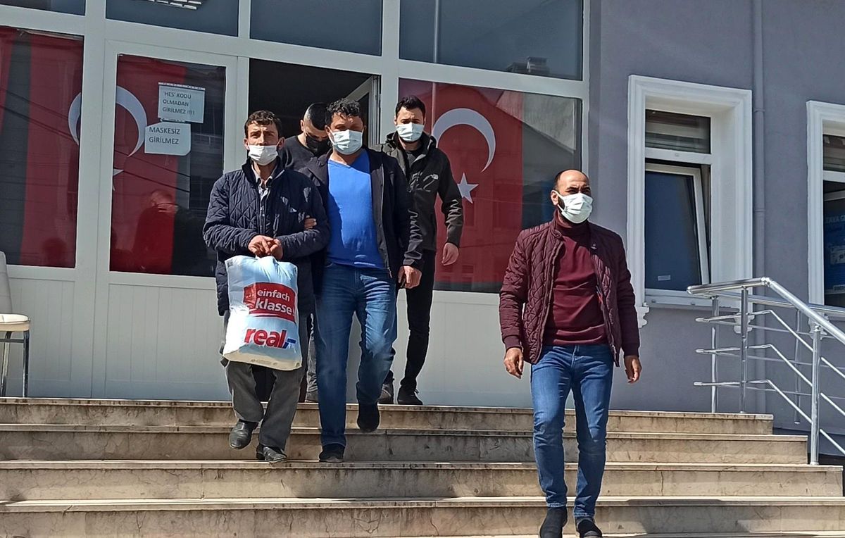 Bafra\'da kesinleşmiş hapis cezası bulunan 4 kişi yakalandı