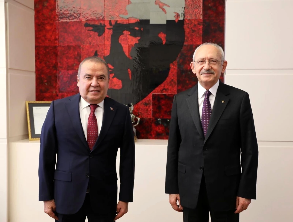 Başkan Böcek CHP Genel Başkanı Kılıçdaroğlu\'na projelerini anlattı