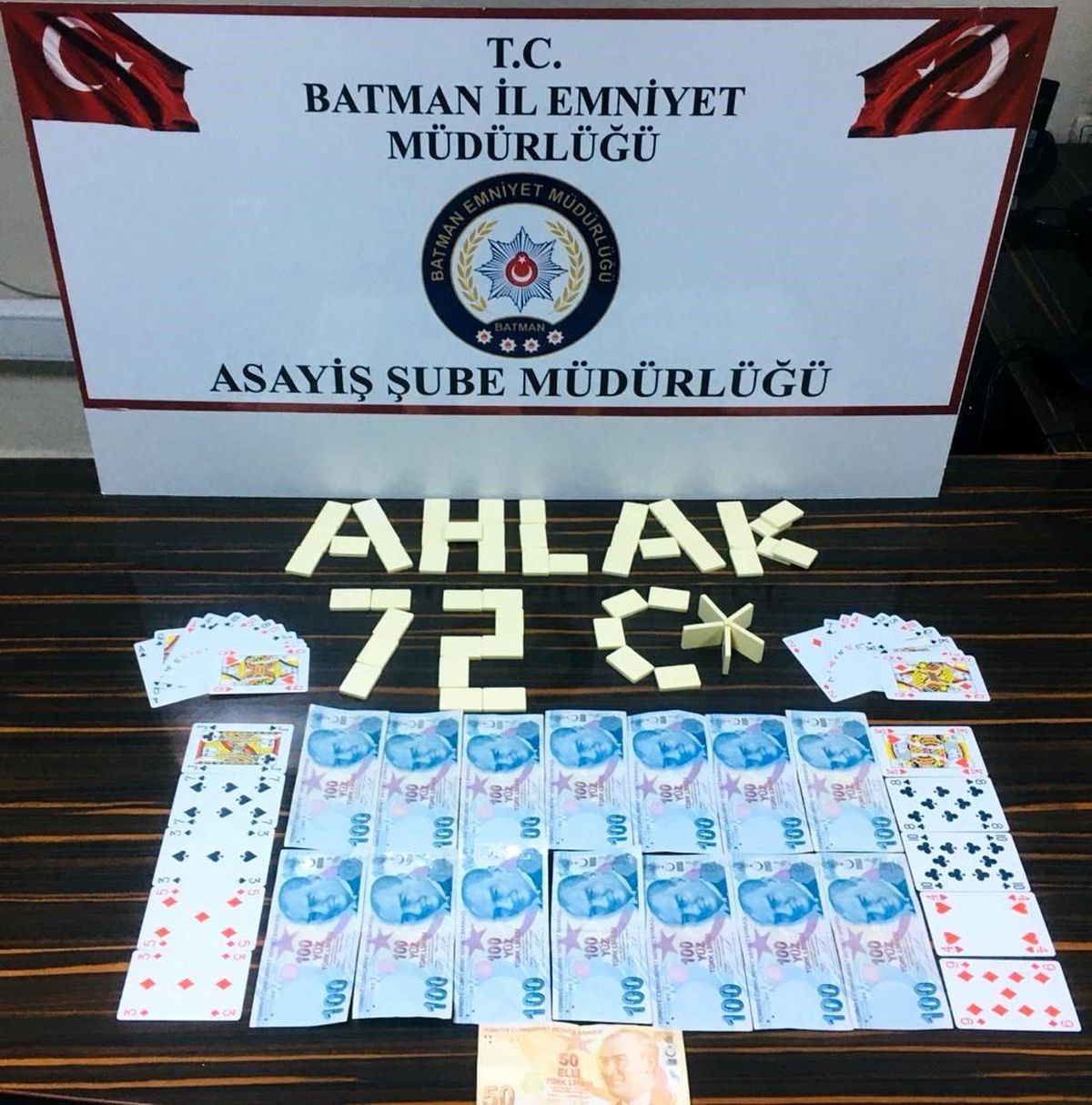 Batman\'da kıraathaneye kumar baskını