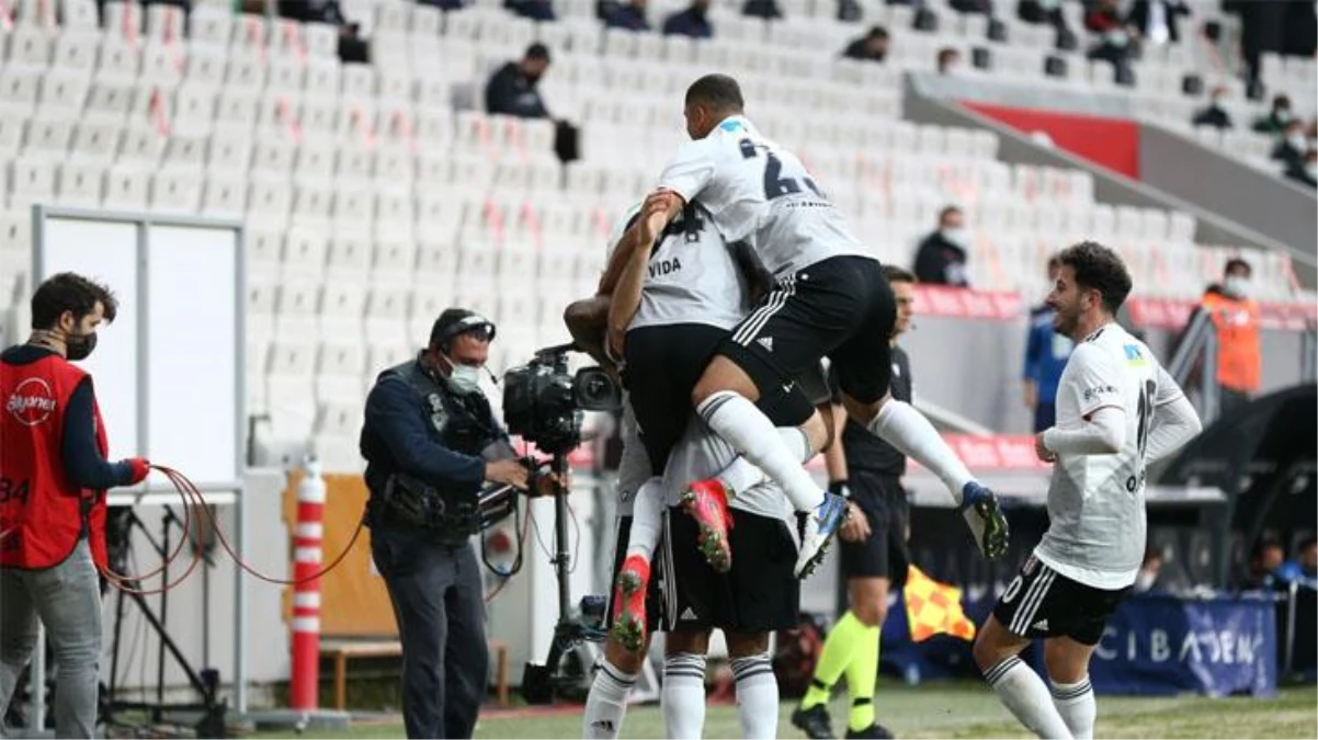 Beşiktaş, Alanya\'yı 3-0 mağlup etti ve liderliğini perçilendi
