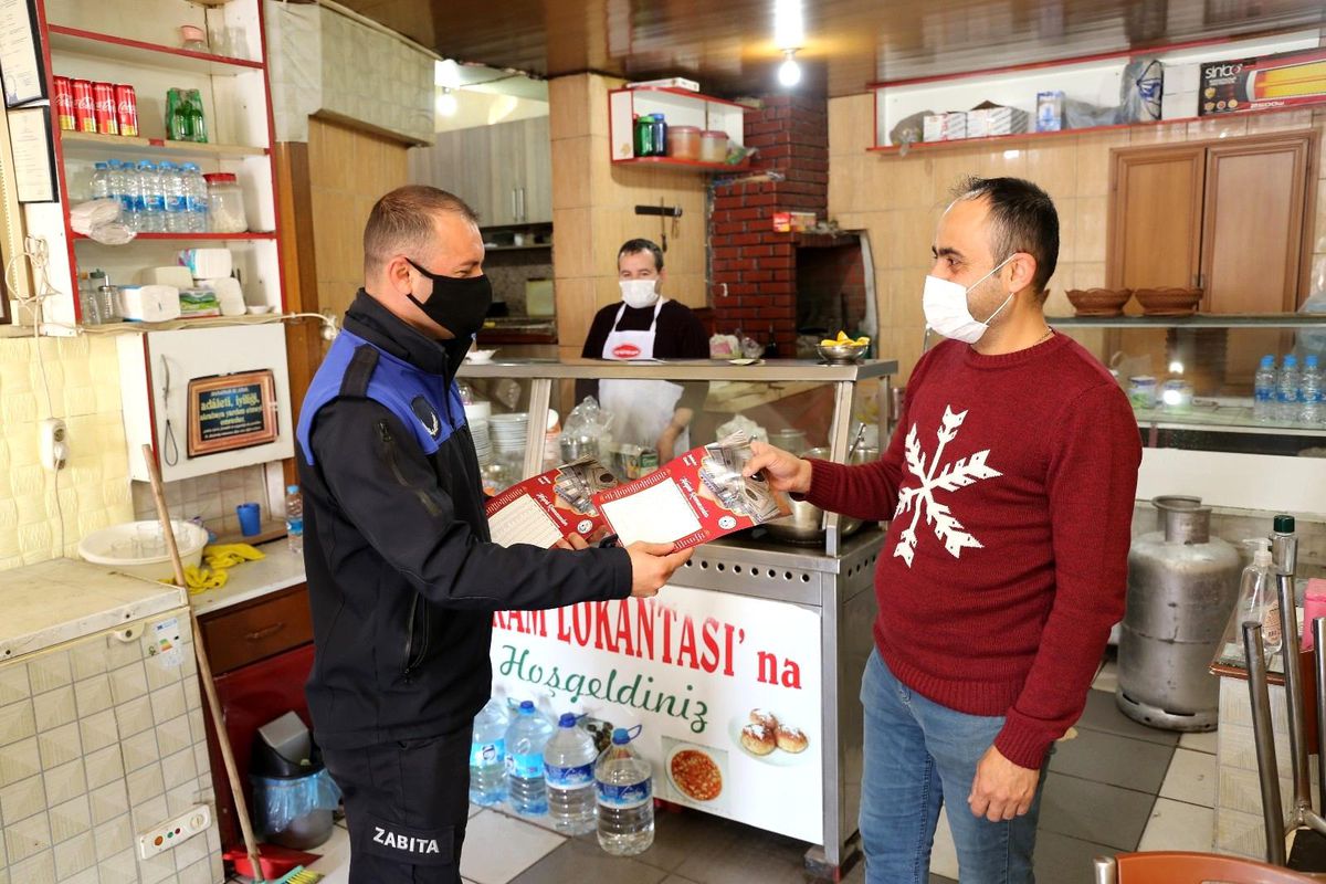 Burhaniye\'de imsakiyeler dağıtılmaya başlandı