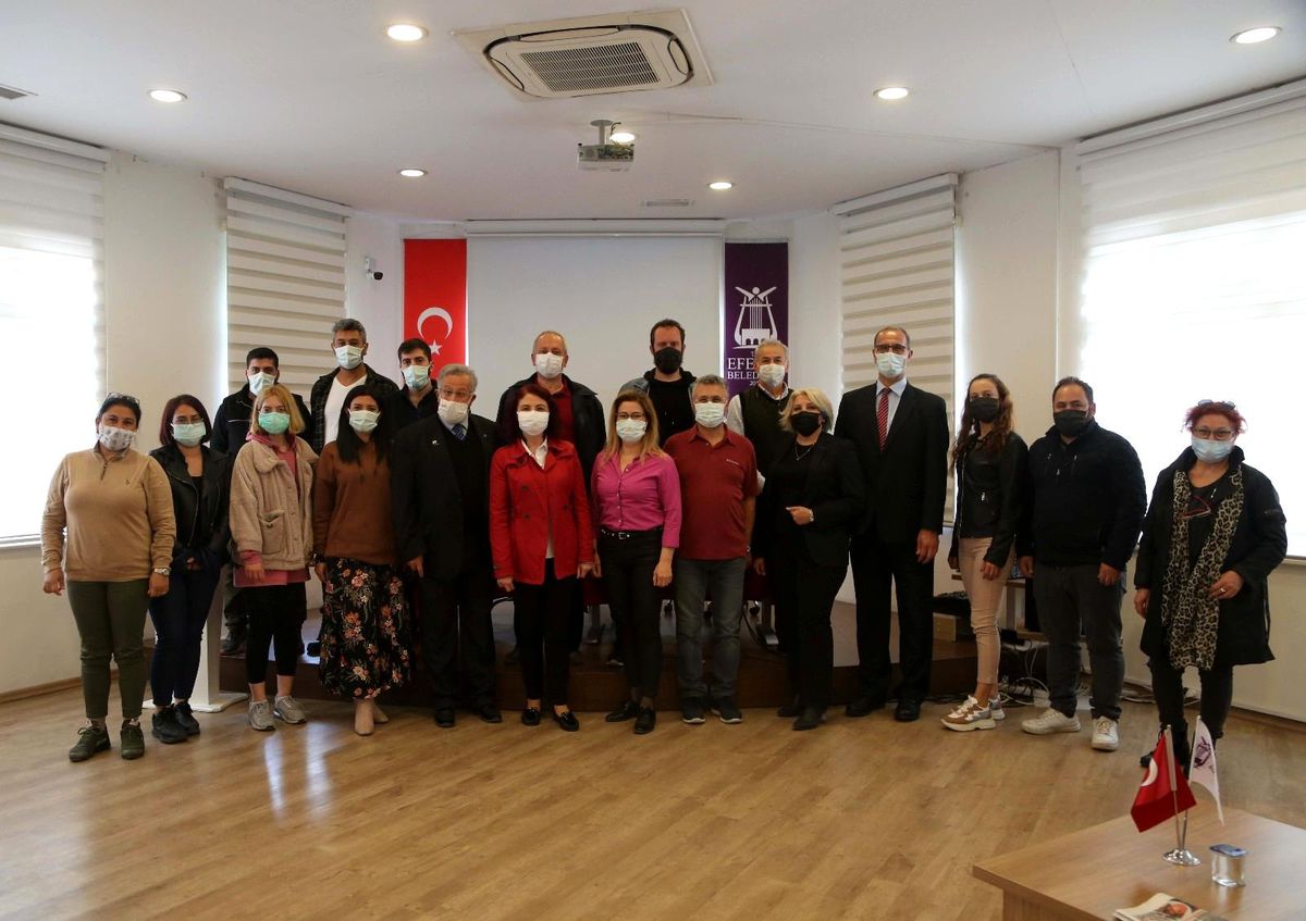 Efeler\'den gazetecilere ilk yardım eğitimi