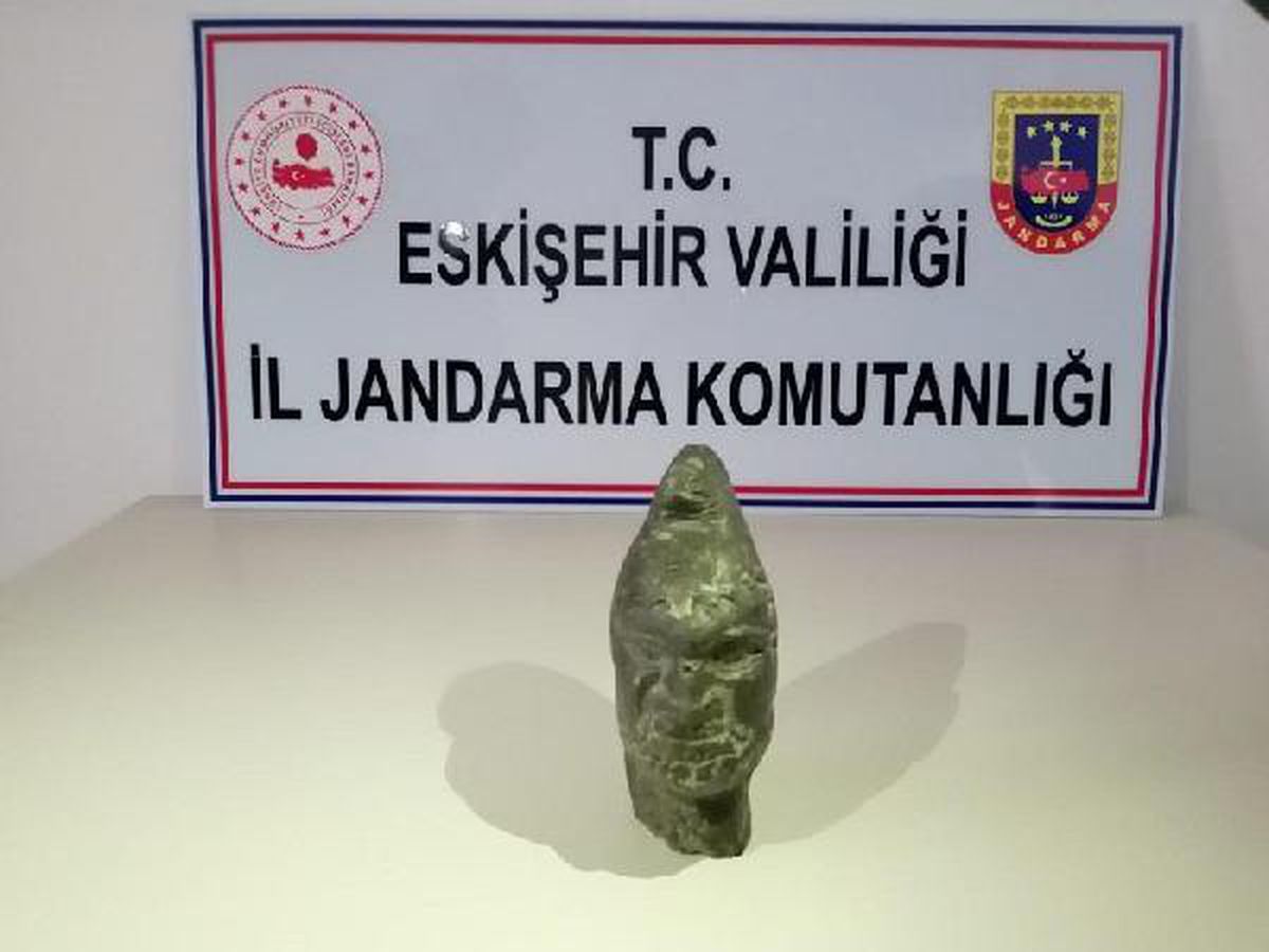 Eskişehir\'de Hitit dönemine ait heykel ele geçirildi