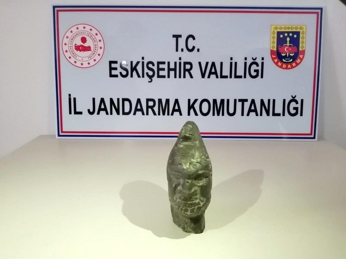 Son dakika haber | Hitit dönemine ait heykeli satmak isterken jandarmaya yakalandılar