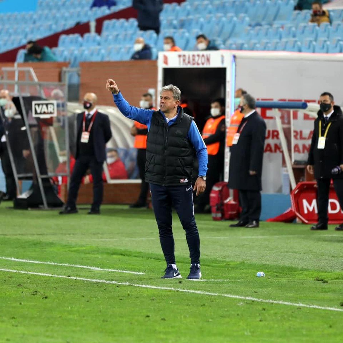 Kayserispor teknik direktörü Hamzaoğlu: "Her puan çok önemli"