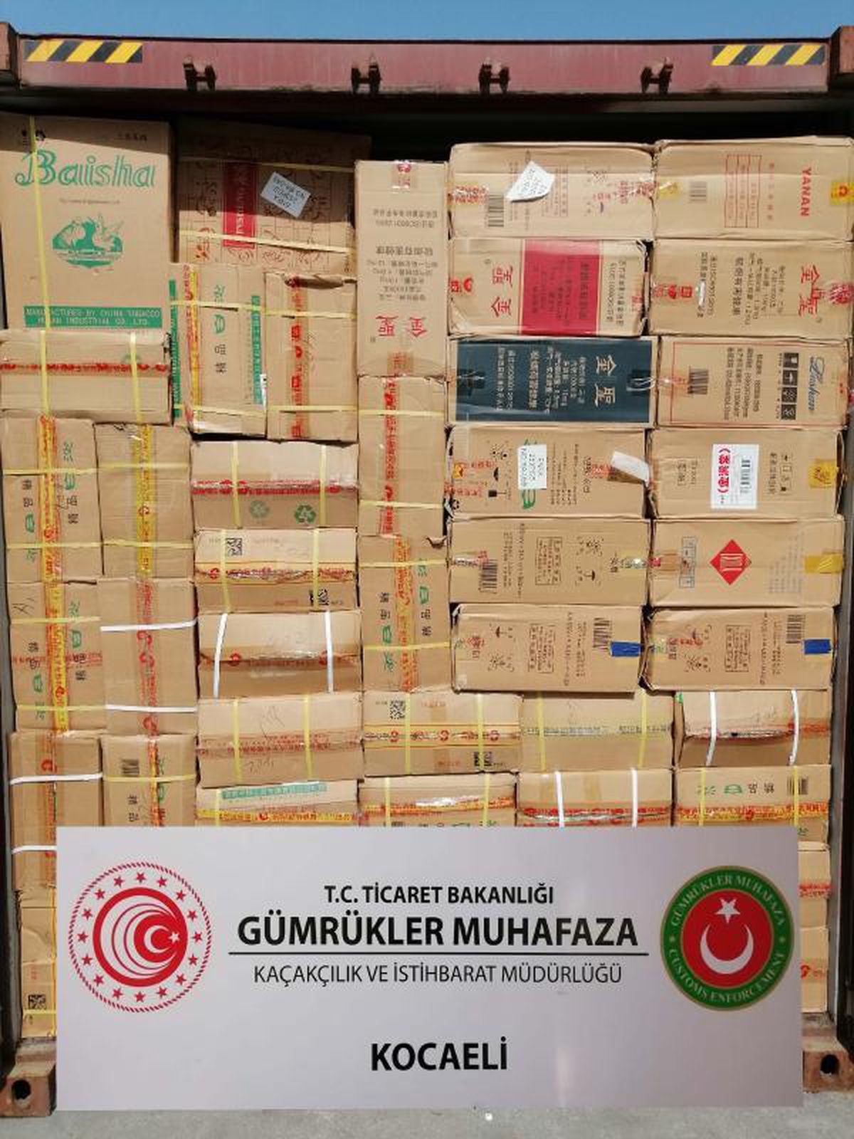 Kocaeli Limanı\'nda 294 bin kaçak eşya ele geçirildi