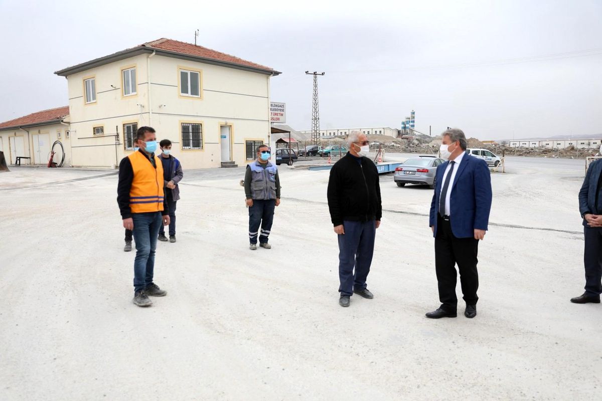 Melikgazi\'de asfalt çalışmalarına tam gaz devam
