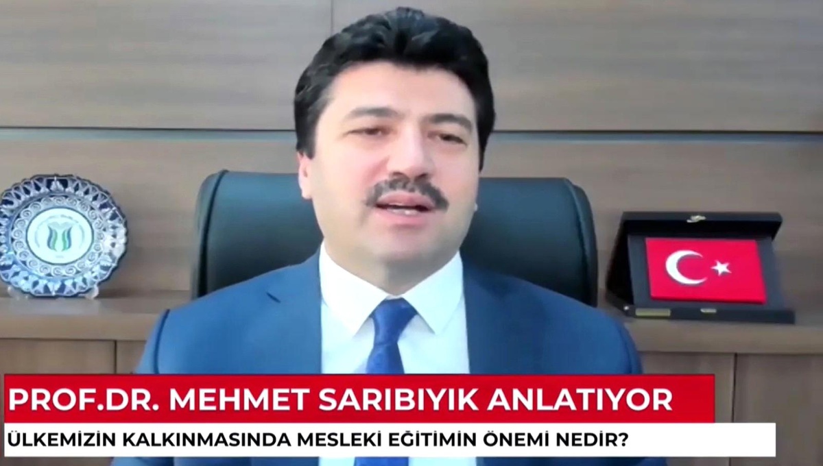 Rektör Sarıbıyık: "Tezler raflarda tozlanmasın"