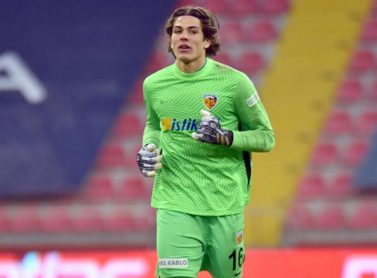 Trabzonspor maçında 10 kurtarış yapan Doğan, gündem oldu