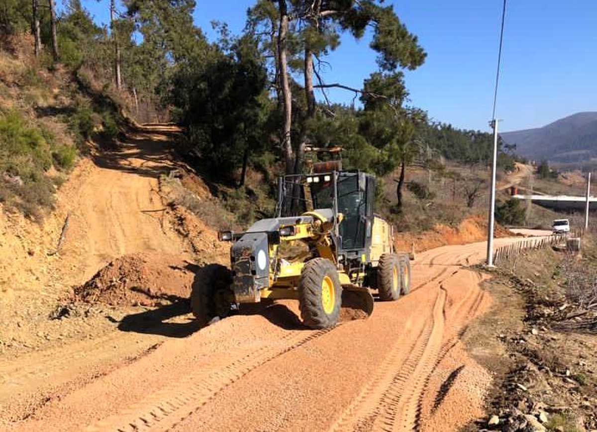 Turgutlu\'da 15 mahallenin kullandığı güzergahtaki yol genişletiliyor