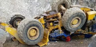 Son dakika haber... Uçurumdan yuvarlanan iş makinesinin altında kalan operatör, hayatını kaybetti