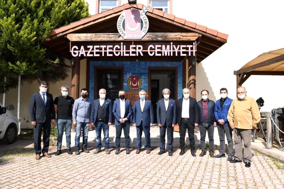Vali Yazıcı: " Gazeteciler Antalya\'nın tanıtılmasında büyük rol oynuyor"