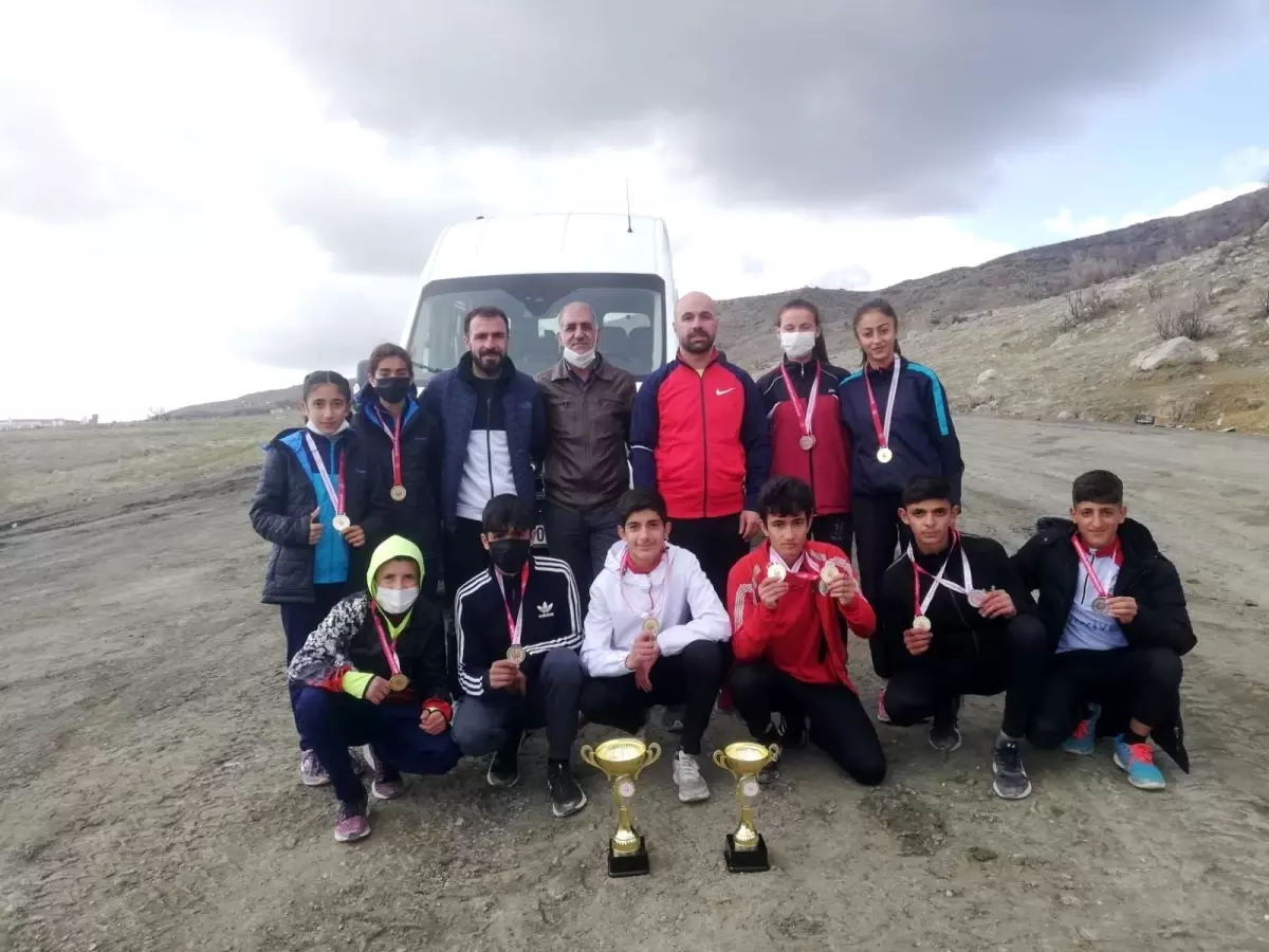 Van Büyükşehir Belediyesi atletleri yarı finalde