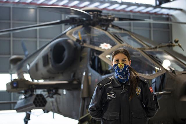 28 yaşındaki Pilot Komiser Yardımcısı Özge Karabulut tarihe geçti