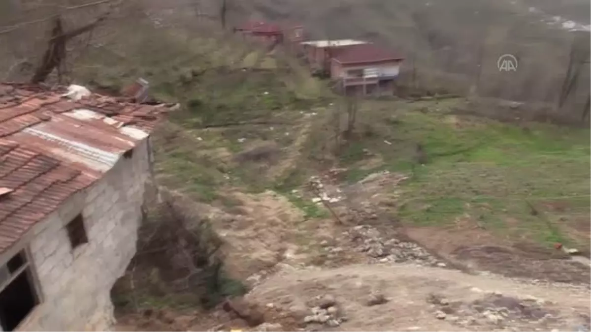 "Afet bölgesi" ilan edilen alanda heyelanları önlemek için yeni çalışma başlatıldı