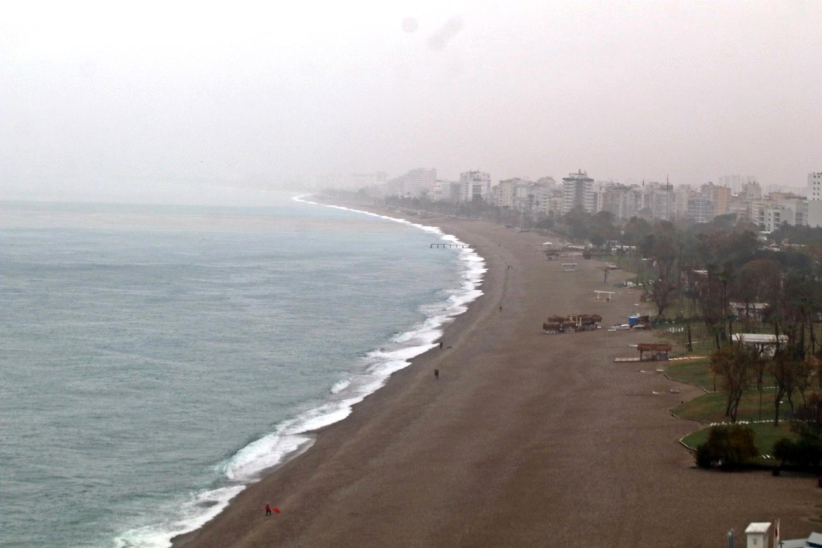 Antalya soğuk ve yağışlı havanın etkisi altına giriyor