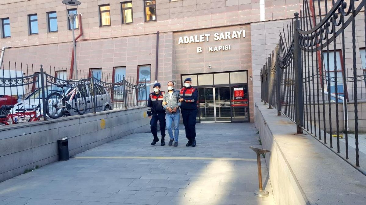 Aranan firari araç hırsızı yakalandı