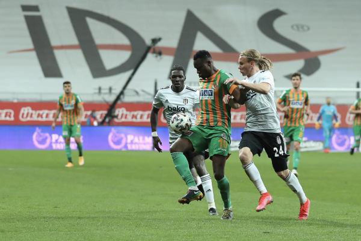 Aytemiz Alanyaspor\'un üzerinde kara bulutlar dolaşıyor