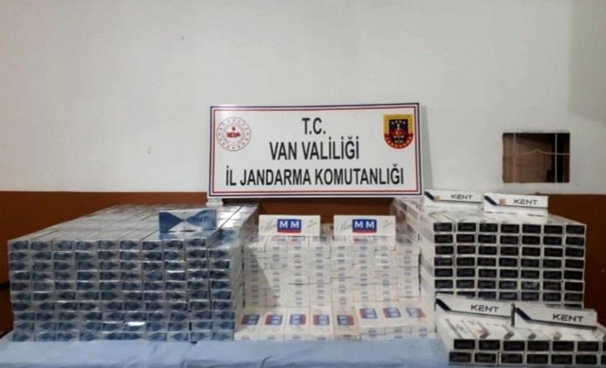 Başkale\'de 10 bin 420 paket kaçak sigara ele geçirildi