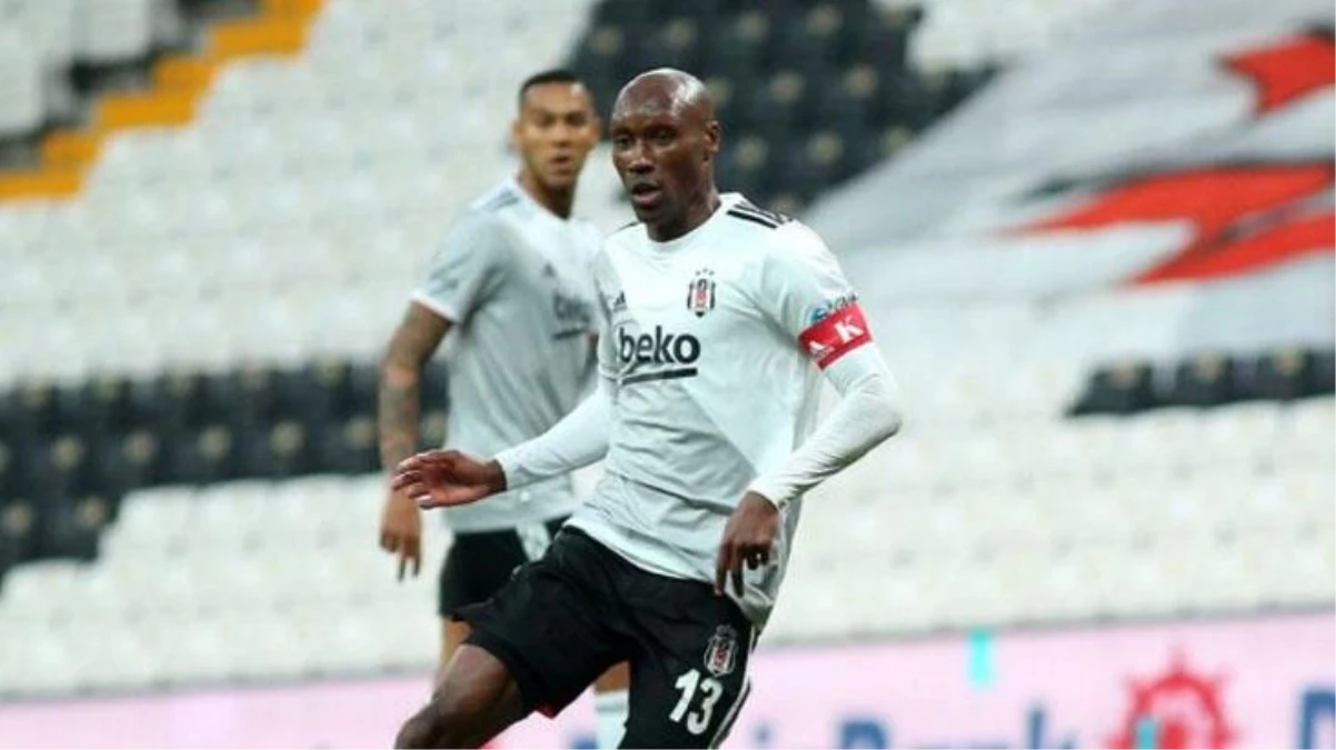 Beşiktaş\'ın tecrübeli oyuncusu Atiba Hutchinson ve ailesine ırkçı saldırı