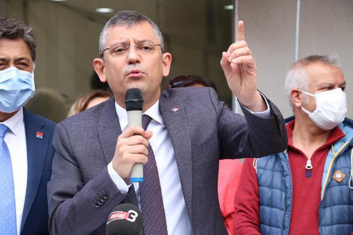 CHP\'li Özel\'den \'104 emekli amiral\' açıklaması