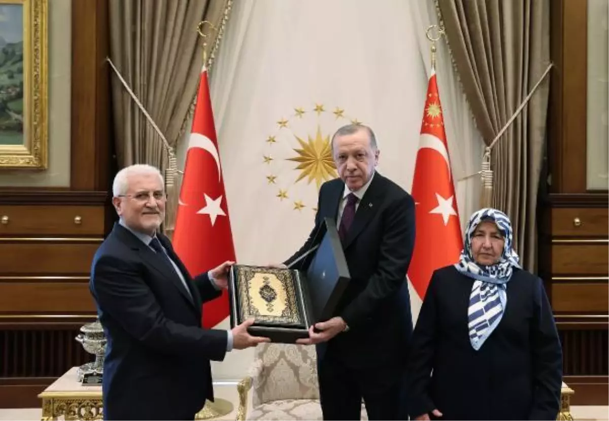 Erdoğan, şehit savcı Kiraz\'ın anne ve babasını kabul etti